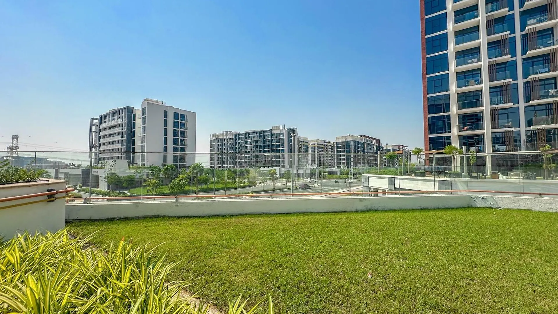Apartamento Royalton - Serene Studio Apt In The Heart Of Meydan District Dubái